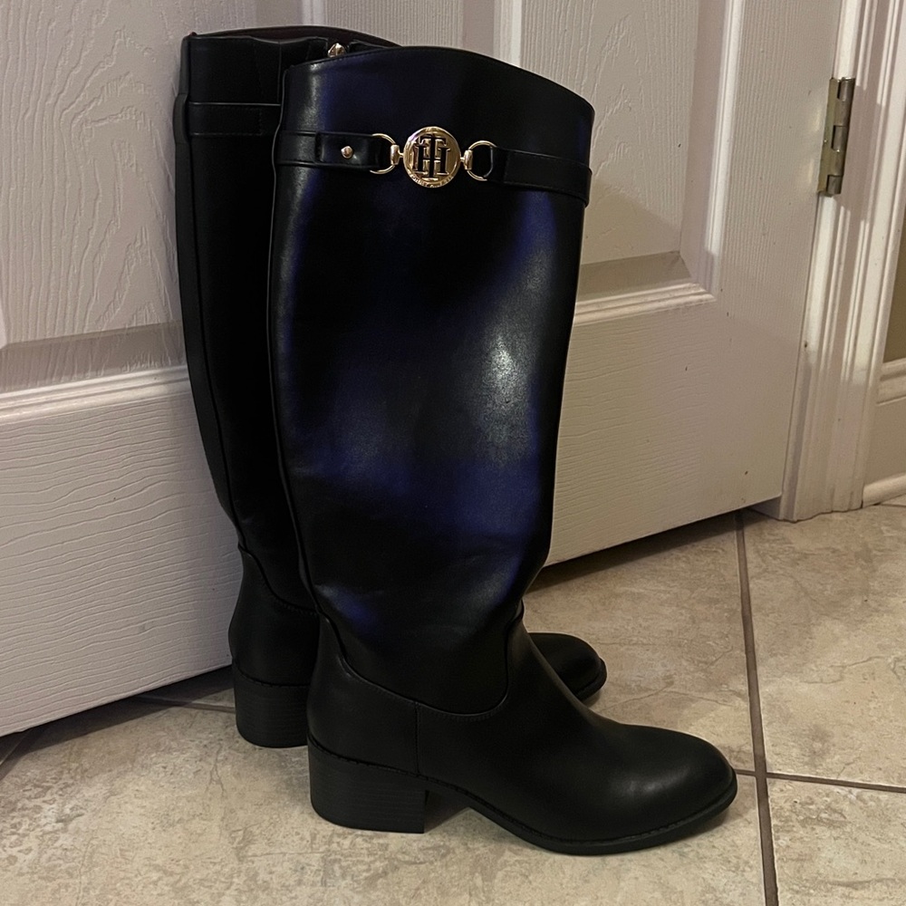 Black Tommy Hilfiger Knee-High Leather Boots with Gold Accent